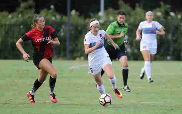 Sophomore CeCe Kizer adds another dimension to Rebels’ offense